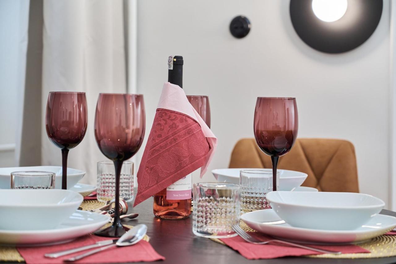 The Market Square Siedmiu Elektorow Apartment By Noclegi Renters ヴロツワフ エクステリア 写真